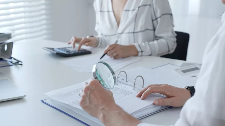 Inspektorzy zus sprawdzają wydatki z kart żywieniowych pracowników